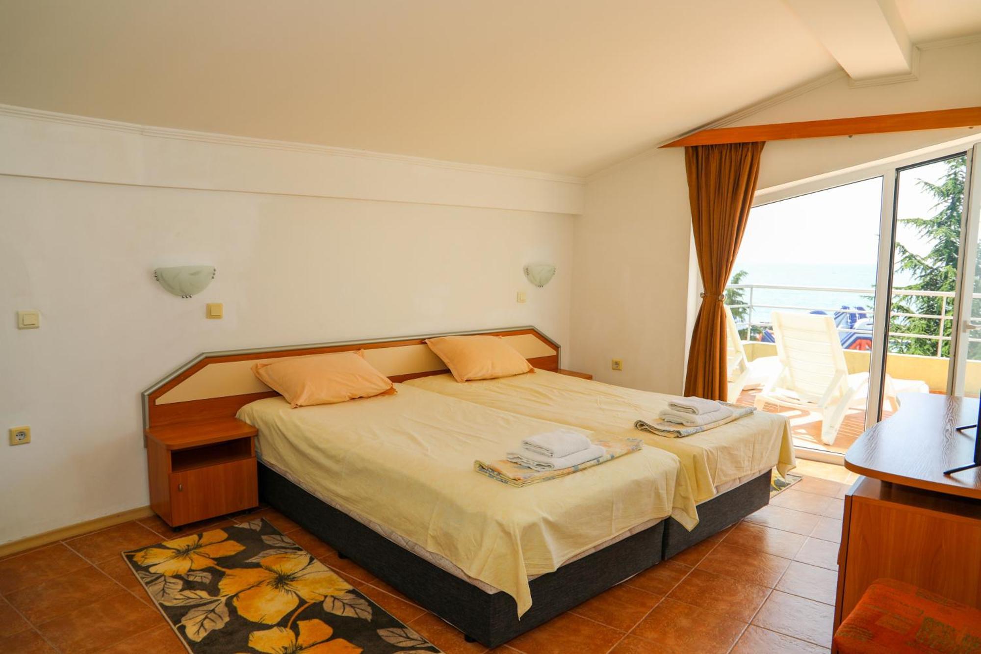 Hotel Sofia Beach เนเซบาร์ ภายนอก รูปภาพ