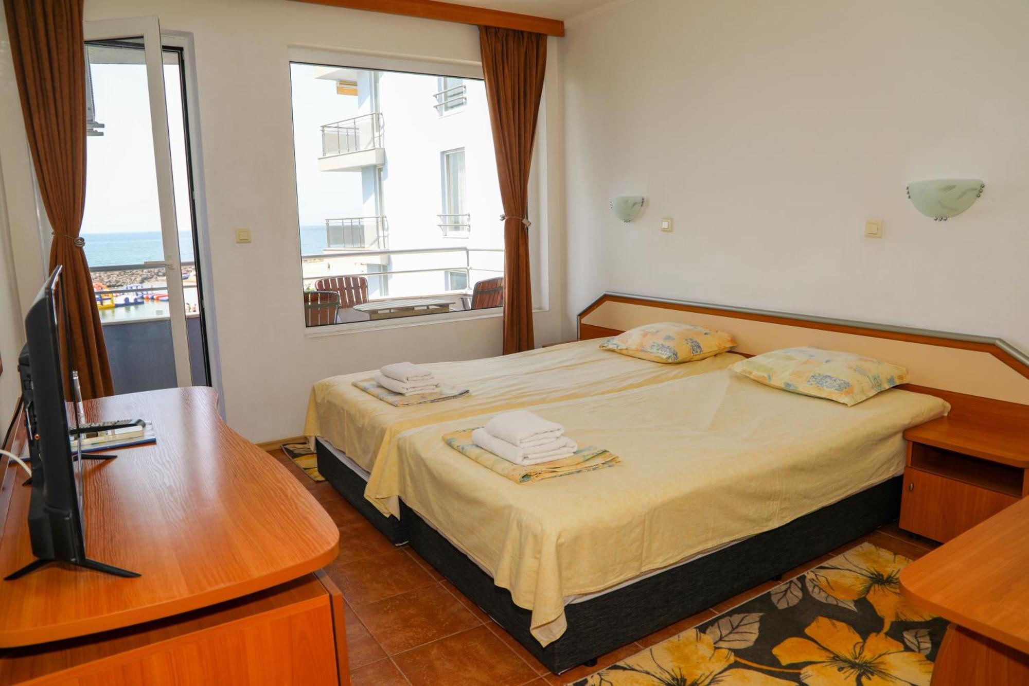 Hotel Sofia Beach เนเซบาร์ ภายนอก รูปภาพ